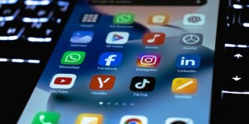 Mediat sociale, Parlamenti Evropian propozon ndalimin e tyre për adoleshentët nën 16 vjeç