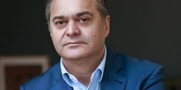 Nga Ben Blushi: Donald Trump, “zjarrfikësi” më i madh në histori. Si mund të përfitojë Kosova nga deliri i Presidentit të SHBA