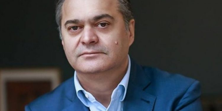 Nga Ben Blushi: Donald Trump, “zjarrfikësi” më i madh në histori. Si mund të përfitojë Kosova nga deliri i Presidentit të SHBA