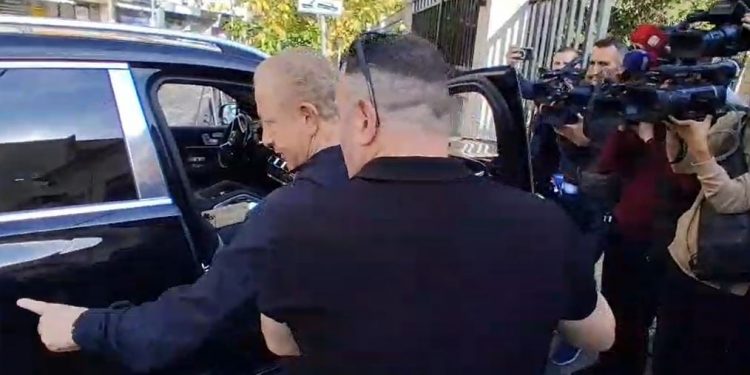 Behgjet Pacolli merret në pyetje në Prokurorinë e Tiranës për hetimet mbi projektin e aeroportit të Vlorës