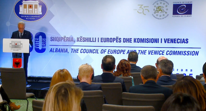 30 vite rrugёtim: Shqipëria pёrballё Këshillit tё Europës dhe Komisionit tё Venecias