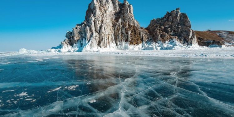 Liqeni Vostok në Antarktik – Një botë sekrete nën 4 kilometra akull