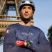 “Më në fund, ia dola!”: Ylli i TikTok, Aurélien Fontenoy, ngjiti me biçikletë 686 shkallët e Kullës Eiffel – vendos një kohë rekord botëror të jashtëzakonshëm