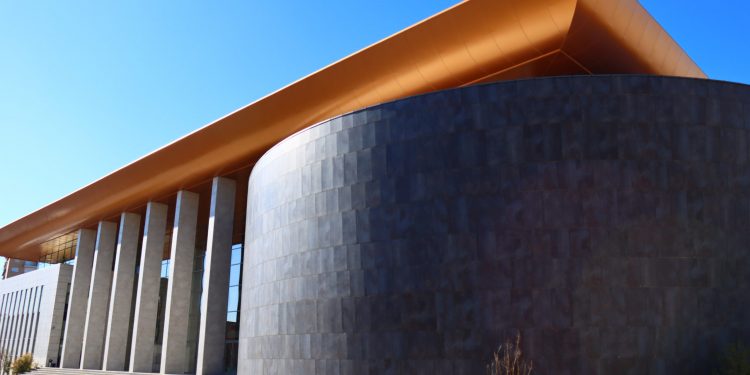 KLGJ shqetësohet për “gjuhën e urrejtjes”, por mali i dosjeve po shtohet – Analizë nga Boldnews.al