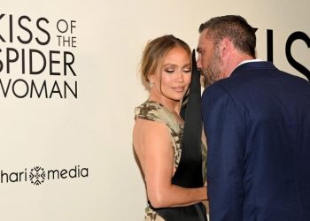 Jennifer Lopez dhe Ben Affleck rikthehen përpara kamerave – por jo si çift romantik
