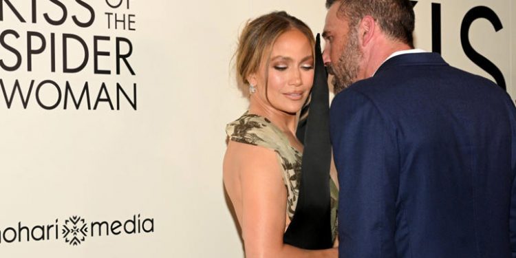 Jennifer Lopez dhe Ben Affleck rikthehen përpara kamerave – por jo si çift romantik