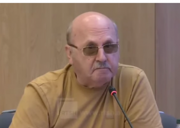 Kompozitori Osman Mula jep njё leksion demokracie: Fjalimi qё turpёron median “e lirё e tё pavarur”.