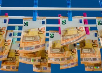 Qeveria pranon pastrimin e parave: Transaksione të paligjshme dhe krime financiare