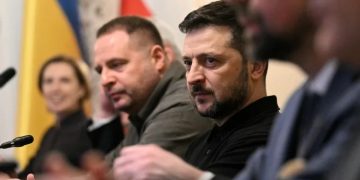 Ukrainë: Jep dorëheqjen Andriy Yermak, njeriu më i afërt i Presidentit Zelensky – Kush do t’i vazhdojë negociatat për marrëveshjen e “paqes” me Rusinë?