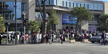 Panairi i Librit në Tiranë: Etja për kulturë që mposht etjen për foto