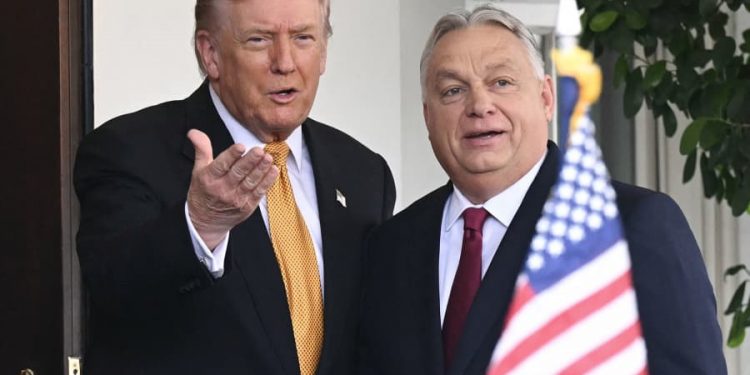 Viktor Orbán takohet me Donald Trump në Shtëpinë e Bardhë