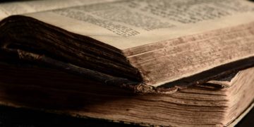 Hapet ekspozita e veçantë e “Koleksionit të Biblave” në Bibliotekën Kombëtare