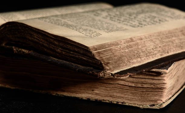 Hapet ekspozita e veçantë e “Koleksionit të Biblave” në Bibliotekën Kombëtare