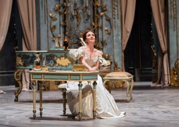 Diva e Muzikës Operistike Ermonela Jaho emocionon me talentin e saj në Gjakovë: “Një zë, një shpirt” bashkon publikun shqiptar