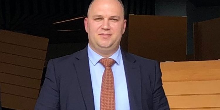 Vendimi: Gjyqtari i “Veliajt” Erjon Bani rrëzon SPAK – liron nga konfiskimi miliona euro pasuri