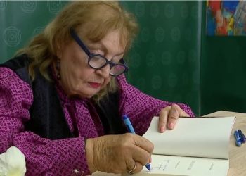 Helena Kadare: “Gruaja e lirё” vjen nё Panairin e Librit