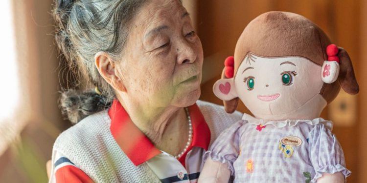 Robo-Gjyshet që ngrohin zemrat – Teknologjia kundër vetmisë