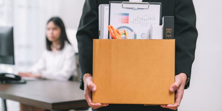 Fatura e papёrgjegjshmёrisё: 12 milion euro dëmshpërblim për të larguarit nga puna