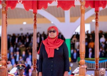 Pas dhunës vdekjeprurëse zgjedhore, Presidentja e Tanzanisë, Samia Suluhu Hassan, merr pjesë në ceremoninë e betimit në Dodoma, Tanzani, më 3 nëntor 2025. © Njësia e Shtypit Presidencial të Tanzanisë, nëpërmjet Reuters