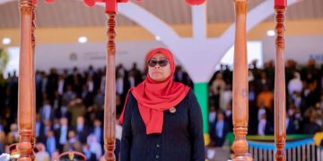 Pas dhunës vdekjeprurëse zgjedhore, Presidentja e Tanzanisë, Samia Suluhu Hassan, merr pjesë në ceremoninë e betimit në Dodoma, Tanzani, më 3 nëntor 2025. © Njësia e Shtypit Presidencial të Tanzanisë, nëpërmjet Reuters