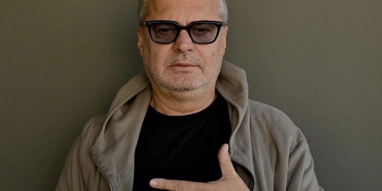 Ben Blushi provokon përsëri: Romani “Jam Mysliman” promovohet pasi gjen kurajon e botimit vetëm nga një shtëpi botuese