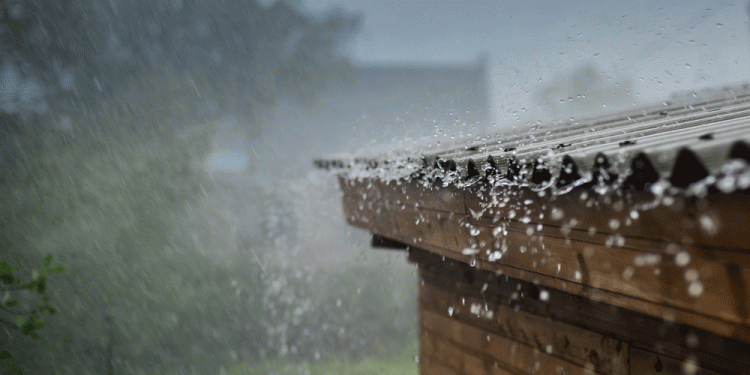 Paralajmërim për reshje intensive dhe rrezik përmbytjesh në disa qarqe të vendit