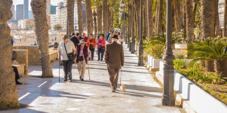 Jetëgjatë si në Spanjë: Mosha mesatare e spanjollëve i tejkalon 84 vjetët