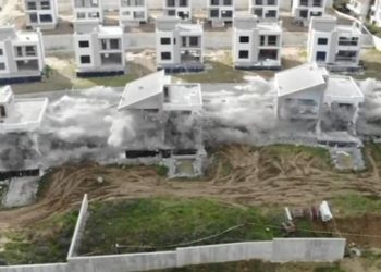 Tiranë, shemben vilat me tritol: Shpërthim që të kujton Gazën, jo Farkën.