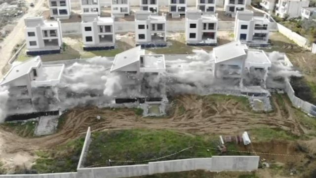 Tiranë, shemben vilat me tritol: Shpërthim që të kujton Gazën, jo Farkën.