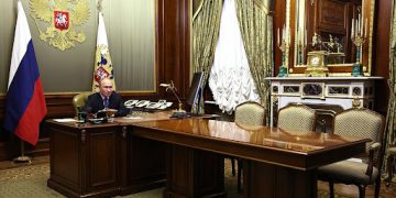 Siguri ekstreme pёr Carin rus / “Tre zyra identike në tre qytete të ndryshme”: Si Putin e maskon pozicionin e tij.