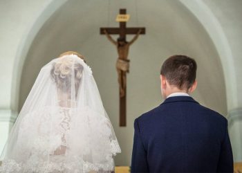 Papa Leo miraton Doktrinën e Besimit: “Martesa është një bashkim ekskluziv midis një burri dhe një gruaje”