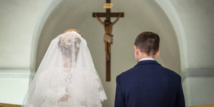 Papa Leo miraton Doktrinën e Besimit: “Martesa është një bashkim ekskluziv midis një burri dhe një gruaje”