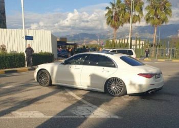 Atentat mafioz në Rinas – Vritet Gilmando Dani. Policia thyen xhamat me shkelma në vendngjarje