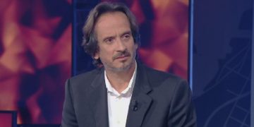 Si Hallouini e treti Festën e Kombit