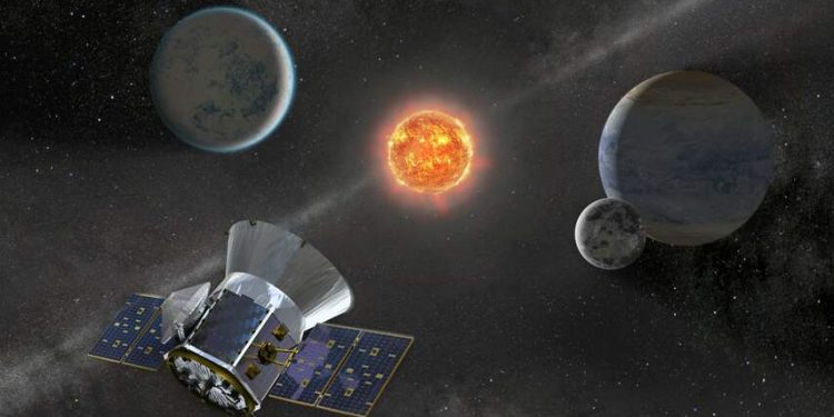 Zbuluar falë teleskopit TESS të NASA-s- Tre planetë me madhësinë e Tokës që rrotullohen rreth dy yjeve