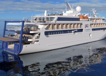 Anija turistike “Coral Adventurer” përplaset me shkëmb në udhëtimin e parë pas incidentit fatal