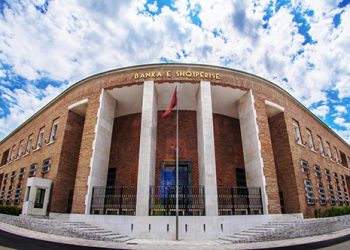 Banka e Shqipërisë si kampione e pashpirtësisë: I sëmuri me kancer përndiqet në gjykatë
