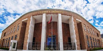 Banka e Shqipërisë si kampione e pashpirtësisë: I sëmuri me kancer përndiqet në gjykatë