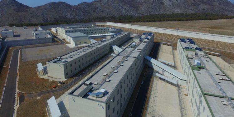 I dënuari me 25 vite burg ndërron jetë në QSUT — rasti ngre sërish pikëpyetje mbi kujdesin shëndetësor në burgje