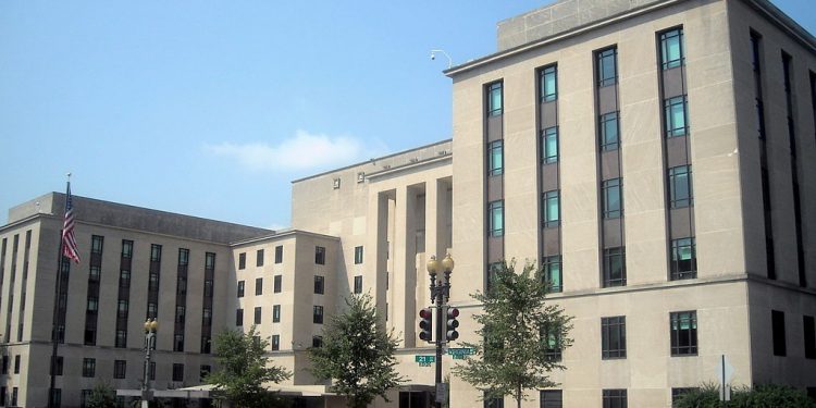 E fundit/Administrata Trump largon dhjetëra diplomatë karriere nga postet jashtë vendit