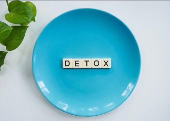 Janari, muaji i “detoksit”: ja çfarë NUK duhet të bëni pas festave