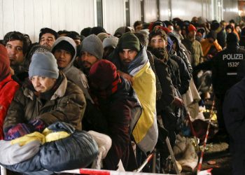 Gjermania shtrëngon rregullat: nuk pranon më emigrantë të regjistruar në Itali dhe Greqi