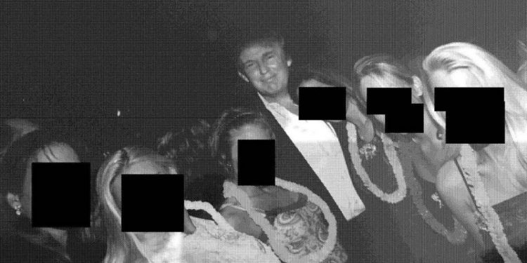 Dosjet Epstein rikthehen në qendër të vëmendjes: publikohen foto të reja që përfshijnë Trumpin dhe figura të njohura globale