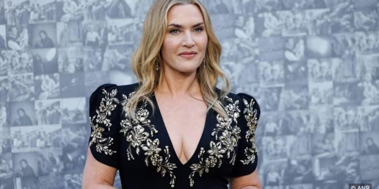 Kate Winslet kundër kirurgjisë plastike: “Epidemi shkatërruese! Gratë e reja nuk e dinë më ç’është bukuria e vërtetë”