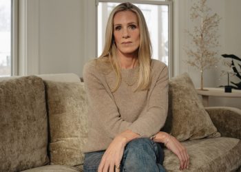 Nga moment viral në makth personal: Çifti i koncertit të Coldplay rrëfen kërcënimet, abuzimin dhe pasojat