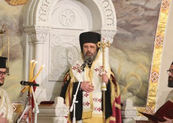 Kryepiskopi Joani uron besimtarët për Krishtlindje: “Bota ka më shumë se kurrë nevojë për dritën e Krishtit”