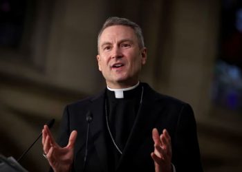 Papa Leo emëron një kryepeshkop pro emigrantëve në Nju Jork, sinjal për qëndrim më të fortë të Kishës ndaj Trump