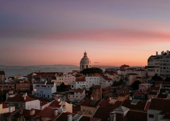 Lisbonë – Viti i Ri mes oqeanit, shijes dhe njerëzve të ngrohtë