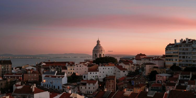 Lisbonë – Viti i Ri mes oqeanit, shijes dhe njerëzve të ngrohtë