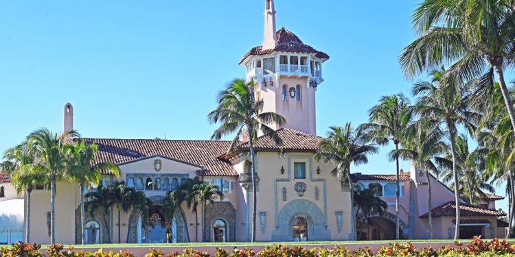 Si u përjashtua Jeffrey Epstein nga Mar-a-Lago pas denoncimit tronditës të një punonjëseje